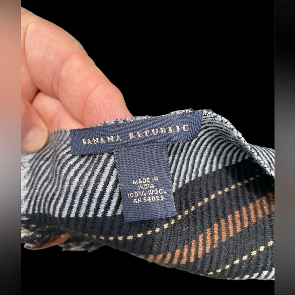 Stylish Banana Republic scarf.